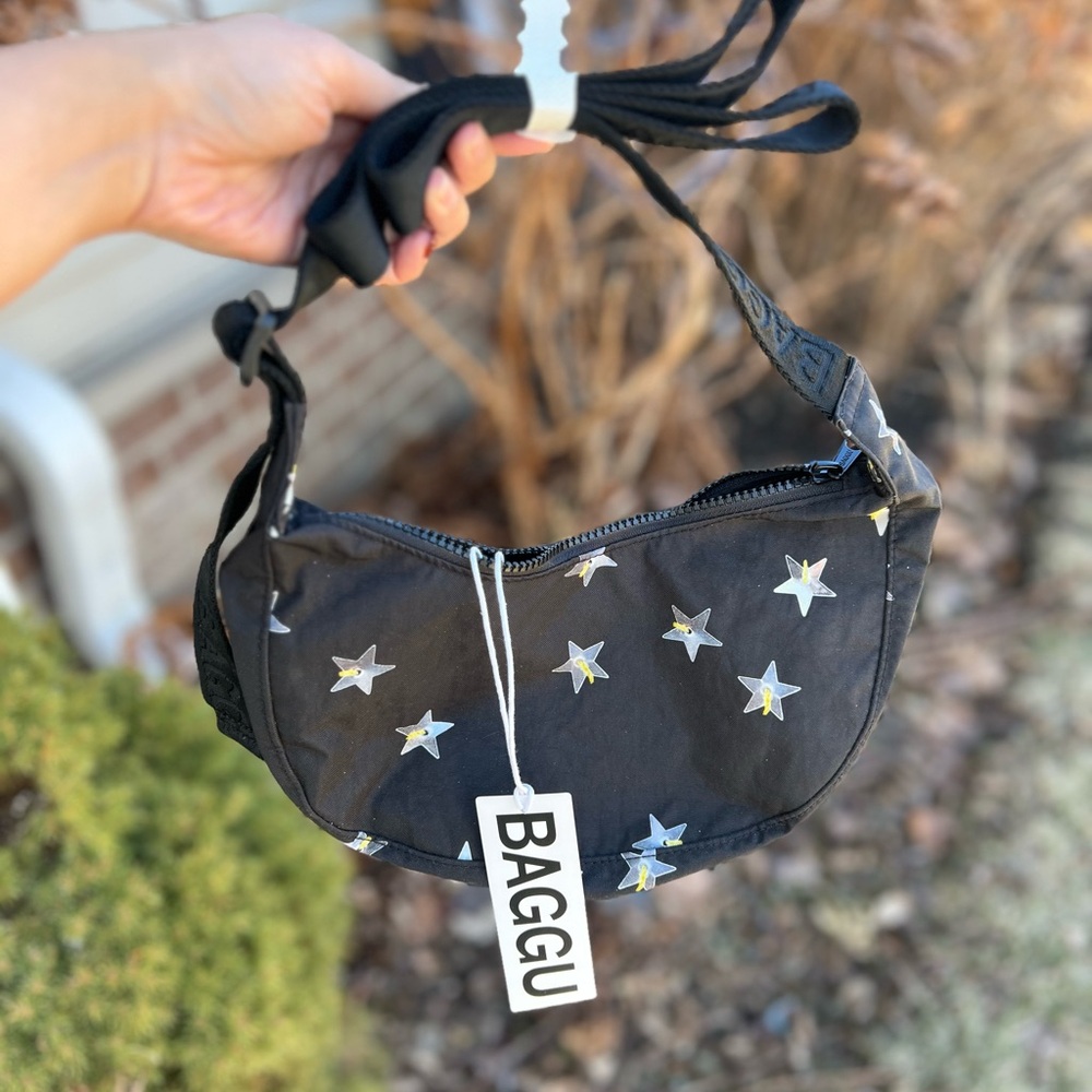 NWT BAGGU Small Star Print Crescent Bag ⭐️